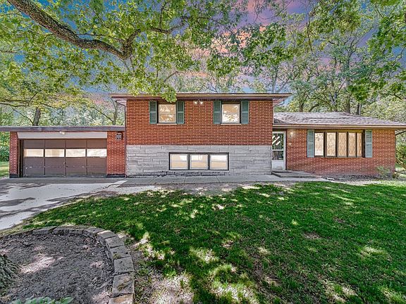 4th image of 2605 W 49th Ave
