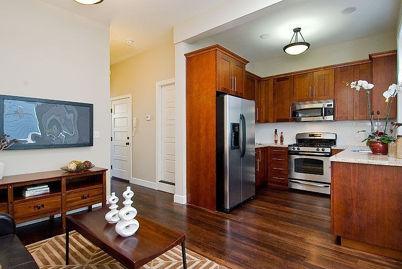 1st image of 34 Varennes St