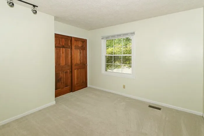 1537 Spruce Ct — Photo 12