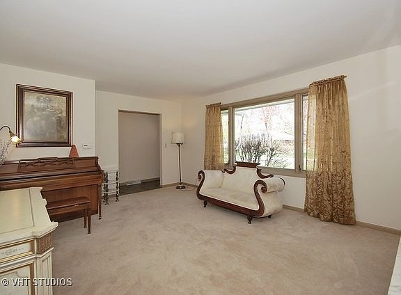 2nd image of 646 N Lincoln Ave