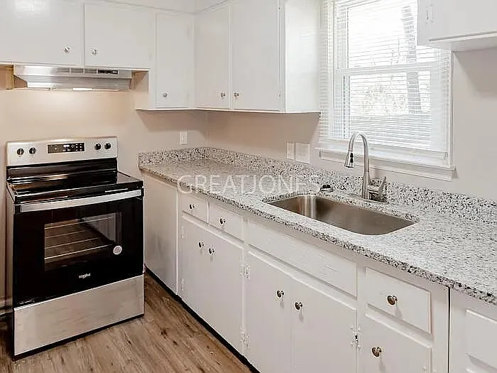 jpg - 2128 Crosley St
