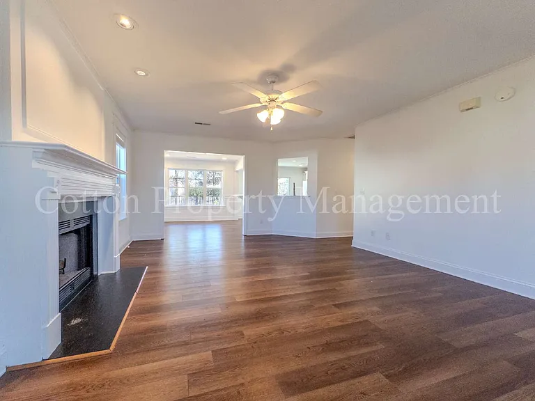 7106 Haven Way — Photo 3