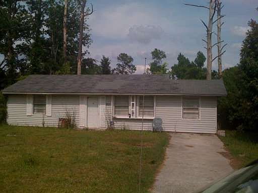 2nd image of 3924 Spencer Cir
