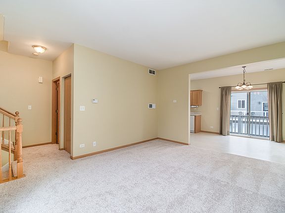 5th image of 1636 Fieldstone Dr N