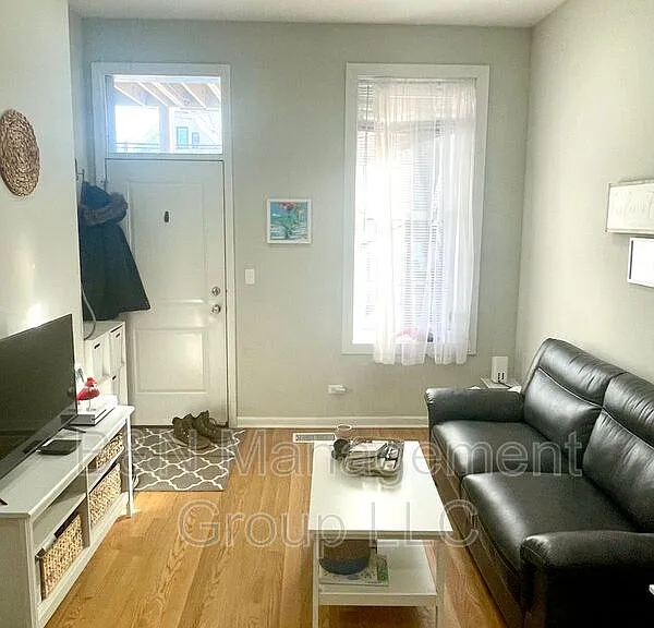2337 N Janssen Ave #1R — Photo 10
