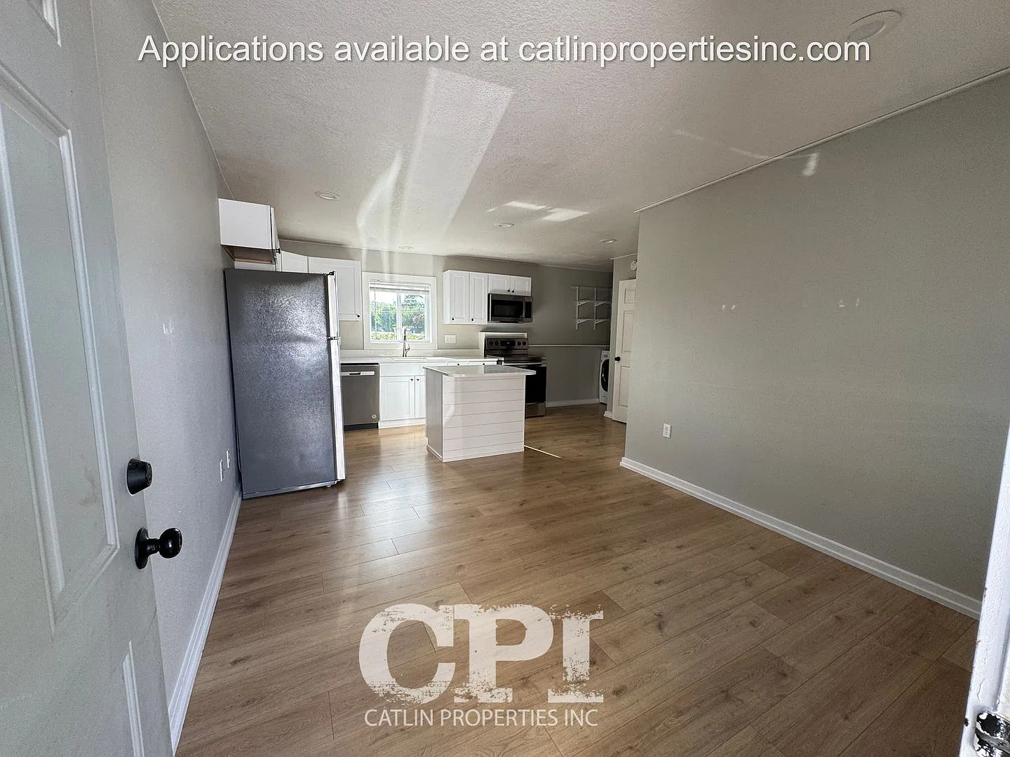 5824 Ocean Beach Hwy #B (located behind main home) - Longview, WA — Photo 2