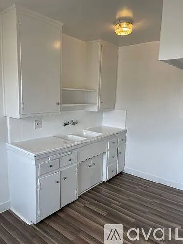 916 W 84th St #9 — Photo 2