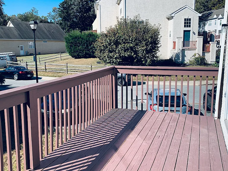 206 Thomas Ln S — Photo 10