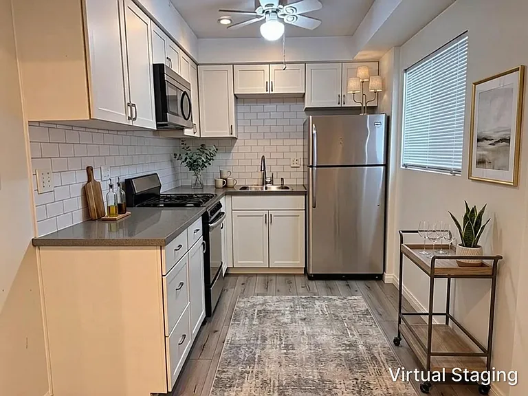 149 S Spalding Dr — Photo 6