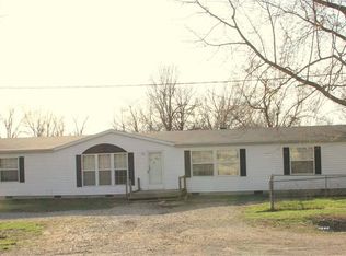 306 S Main St, Chilhowee, MO 64733
