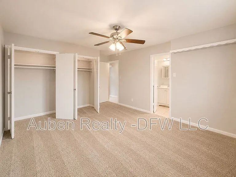 930 Lindy Ct — Photo 16