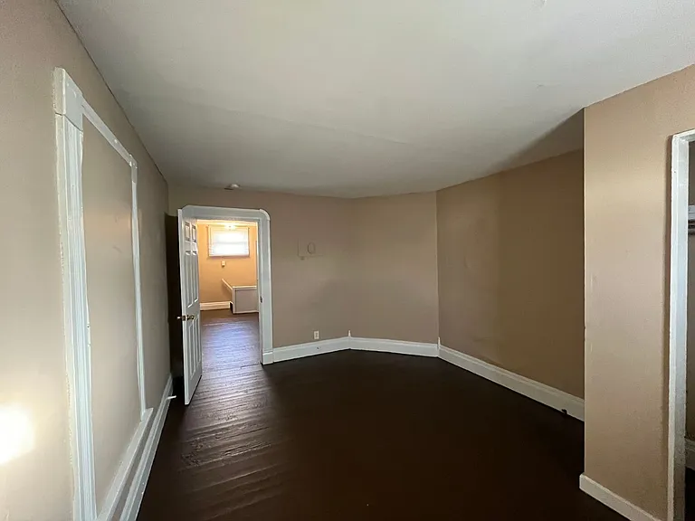 722 East Ave — Photo 2