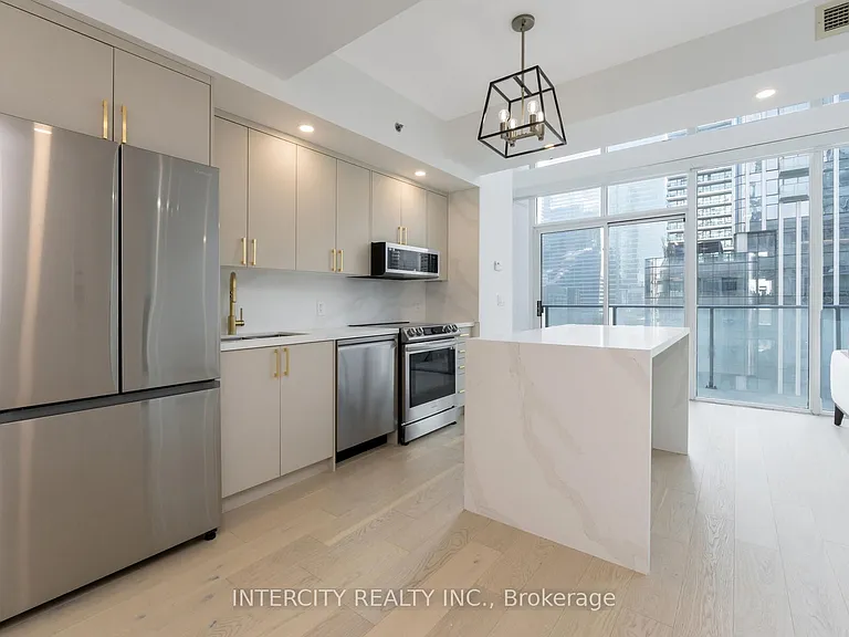 21 Nelson St #LPH32 — Photo 4
