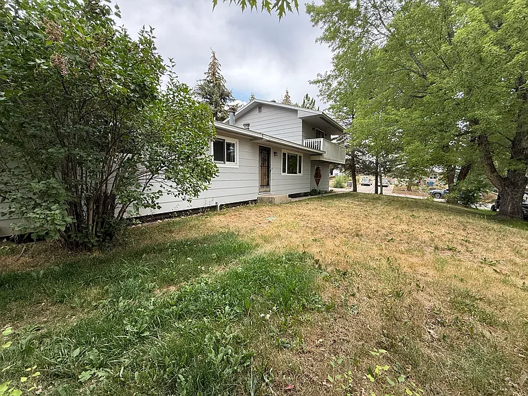 409 Clover Cir — Photo 26