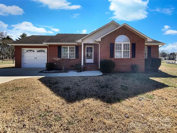 898 Sage Field Ln, Lincolnton, NC 28092