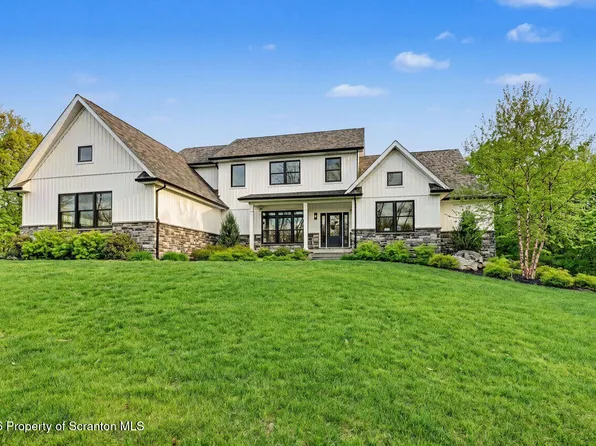427 Summit Woods Rd, Roaring Brook Township, PA 18444