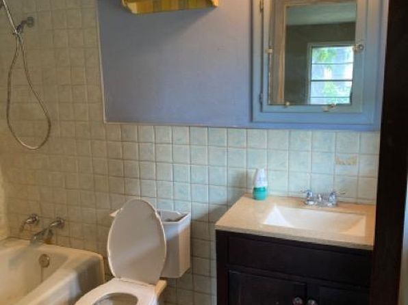 1912 18th St, Huntsville, TX 77340