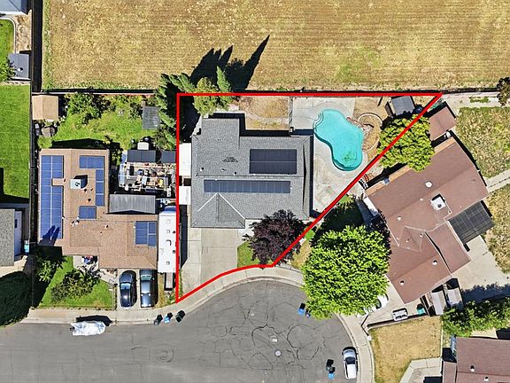 4th image of 13979 Montezuma Way