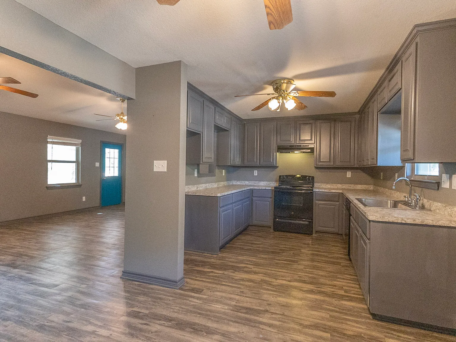 3 bed, 1460 sqft, $1,900 — Photo 3