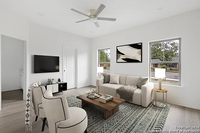 223 Florencia Ave — Photo 2