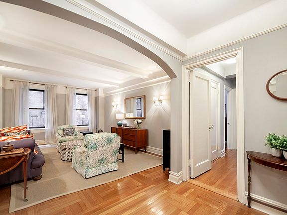 2nd image of 40 W 77th St #3A
