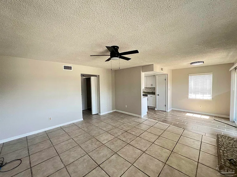 13528 Canal Dr — Photo 4