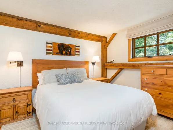 22 Newton Way, Clearview, ON L9Y 3Y9