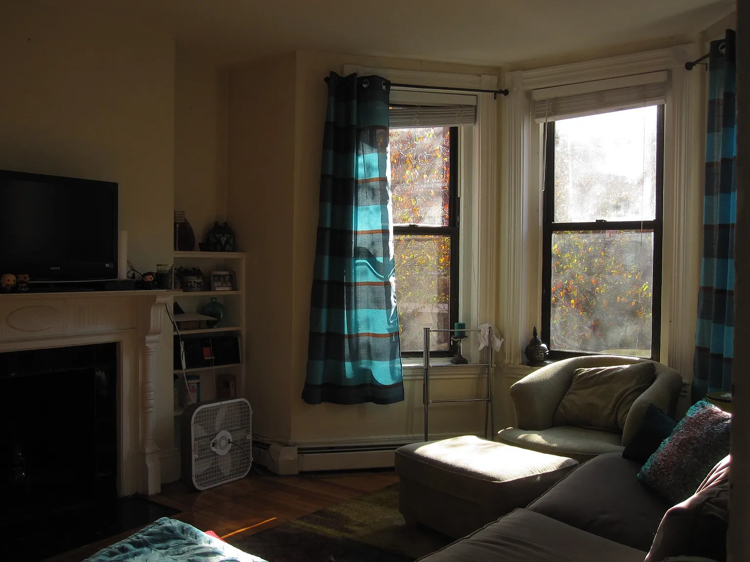 4 bed, 1400 sqft, $6,800 — Photo 2