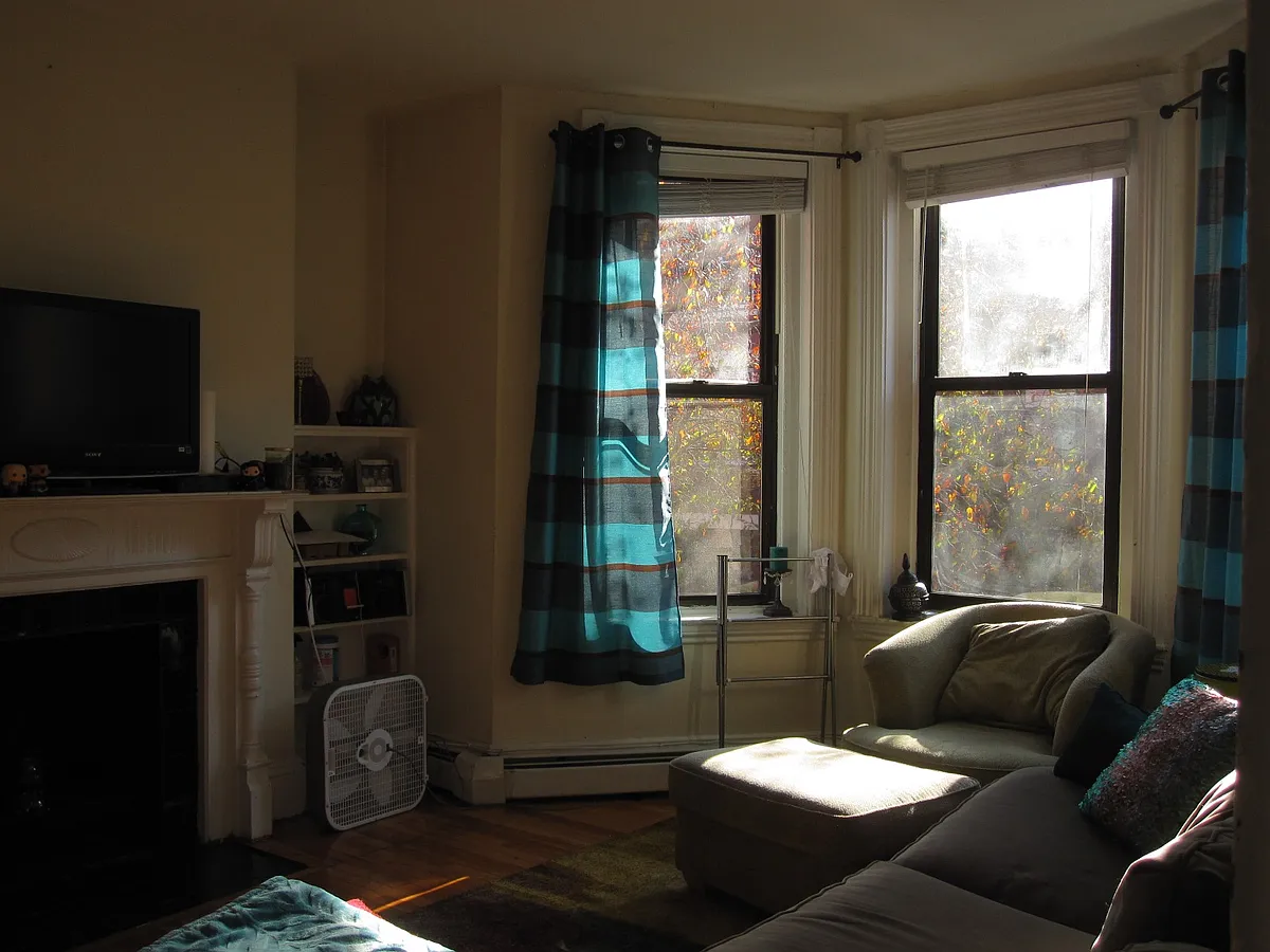 Building Photo - 17 Symphony Rd #4