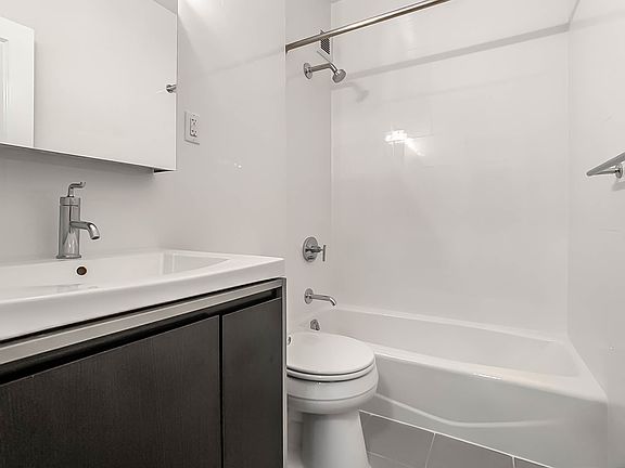 5th image of 4 Park Ave APT 9M