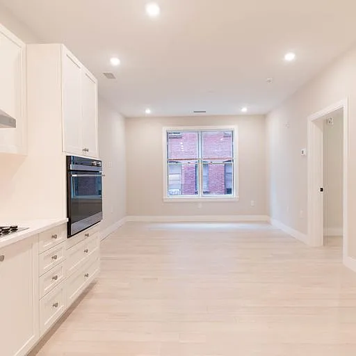 197 Green St #202 — Photo 4