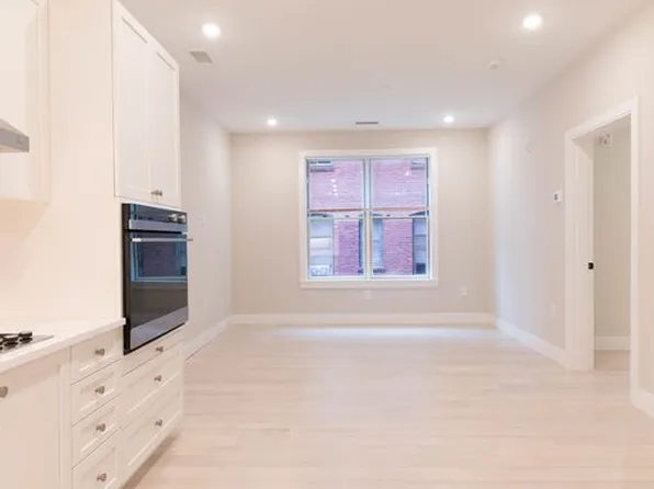 197 Green St #202B, Jamaica Plain, MA 02130