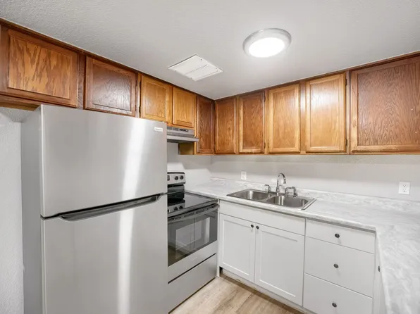 Scenic Hill Apartments, 9045 Canyon Dr #1, Kent, WA 98030
