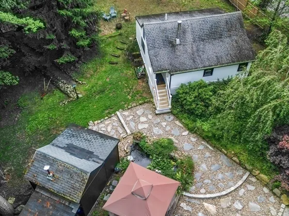 2050 Salem St, North Andover, MA 01845