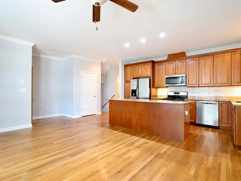 3150 S Prairie Ave #1 — Photo 10