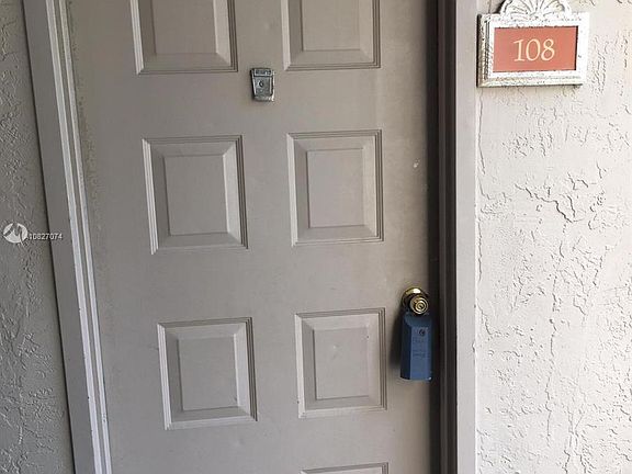 5th image of 8205 Lake Dr #108