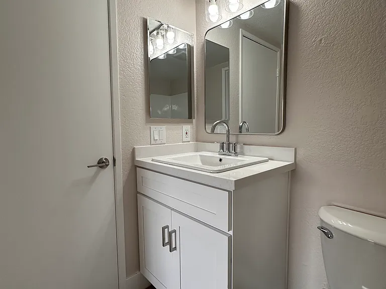 7386 Saddle Rd #B — Photo 12