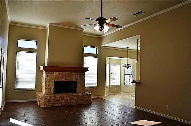 114 Clyde Dr — Photo 4