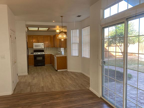 5th image of 844 Amelia Ct