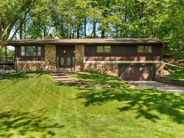 213 Scarborough Ct, Valparaiso, IN 46385