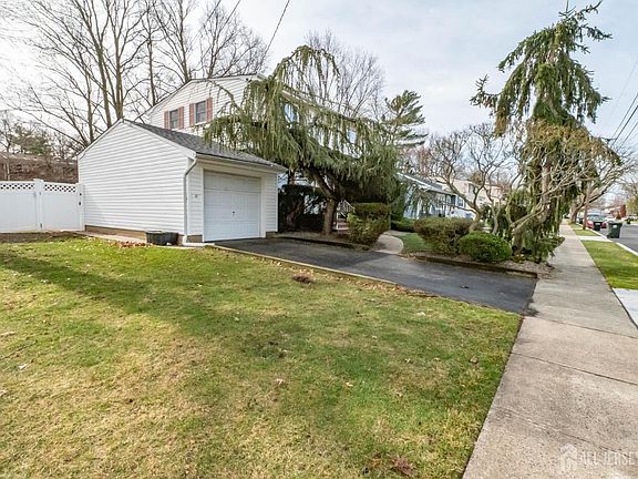 5th image of 17 Rittner Ln