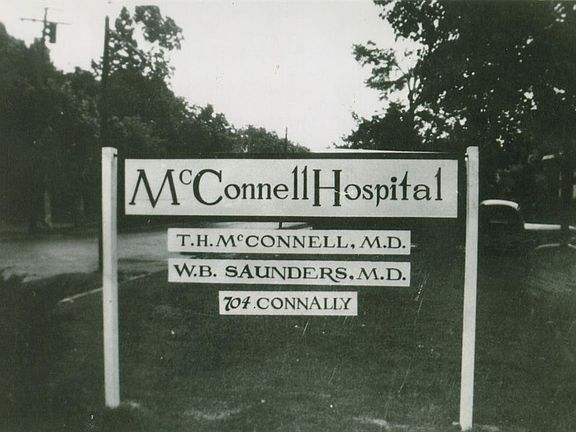 5th image of 704 Connally St
