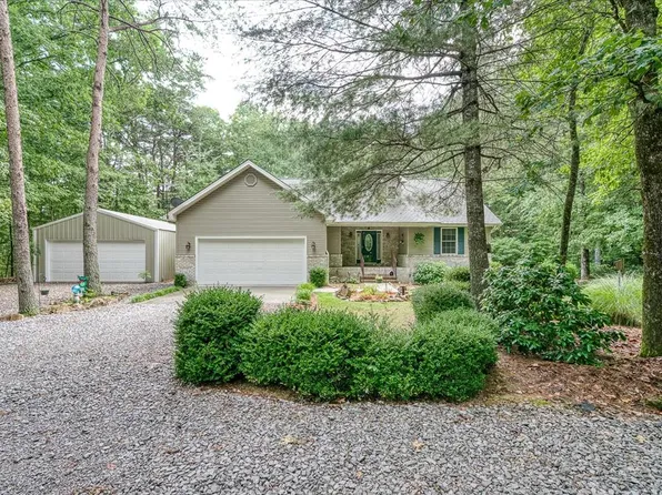 100 S Summerhaven Dr, Crossville, TN 38555