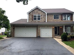 572 E Delgado Dr, Palatine, IL 60074