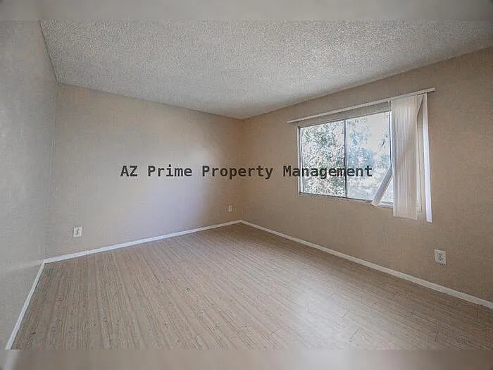5214 N 42nd Pkwy — Photo 10