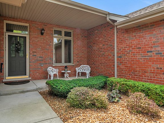 3rd image of 10405 San Luis Ln
