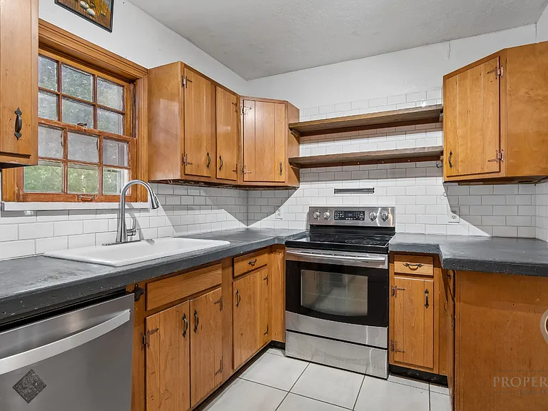 3613 NW Liberty St — Photo 9