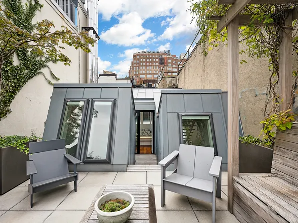 304 West 18th Street HOUSE image 1 of 17