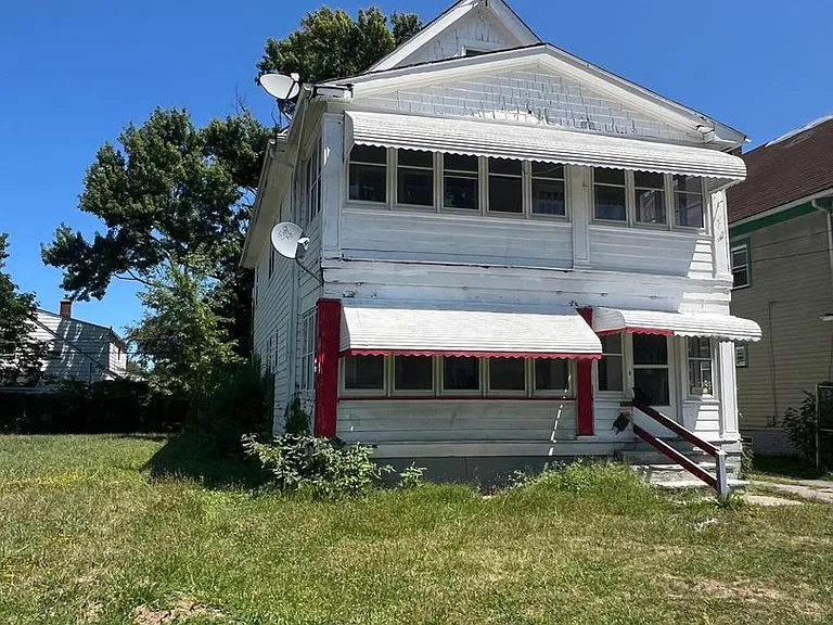 1639 Avalon Rd — Photo 3