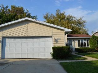 2966 Wall Ave, Waukegan, IL 60087